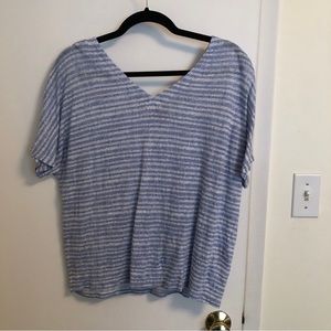 Chico’s summer linen V-neck striped slub top.  sz 2.